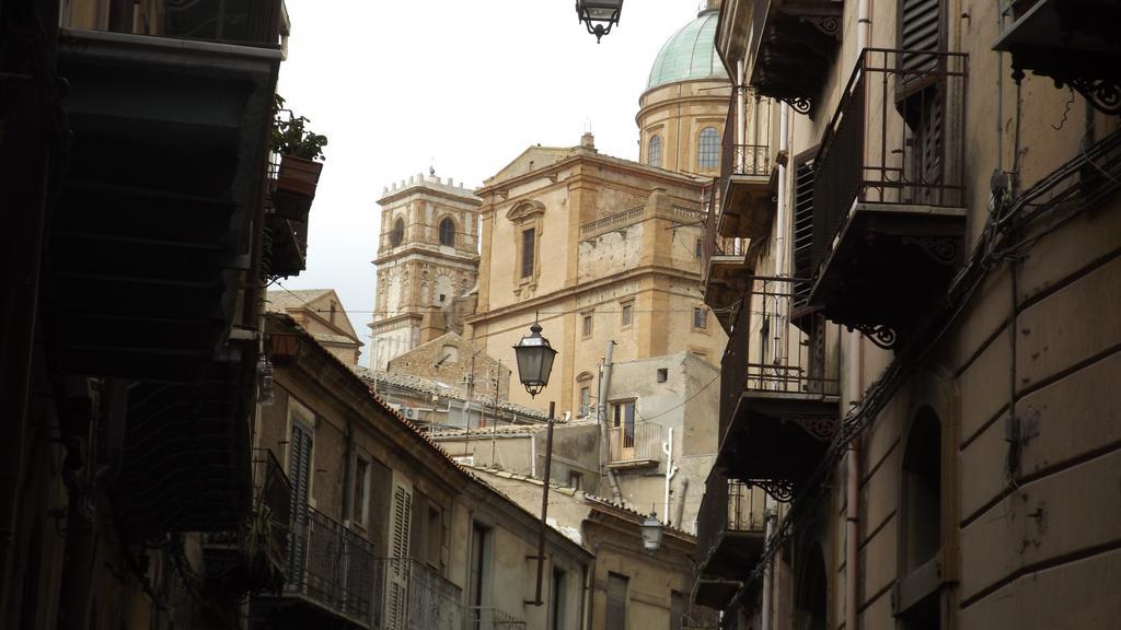 Bed And Breakfast Baobab Piazza Armerina Bagian luar foto